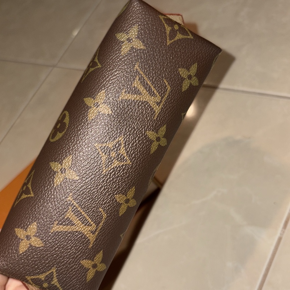 Louis Vuitton Cosmetic Pouch - Picture 3 of 5